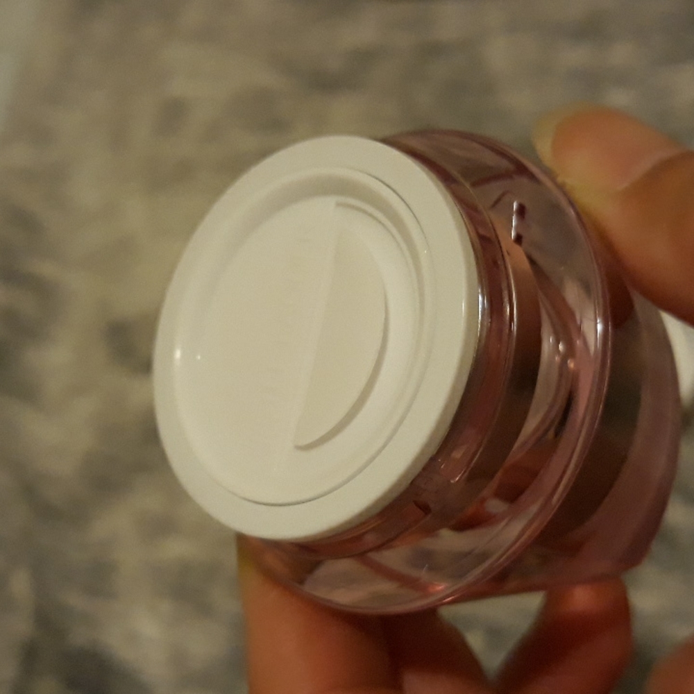 Estee Lauder Resilience Tri-Peptide Eye Cream for All Skin Types - Picture 8 of 14